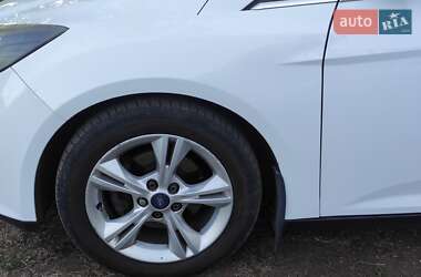 Хэтчбек Ford Focus 2014 в 