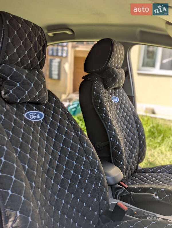 Хэтчбек Ford Focus 2010 в Вижнице