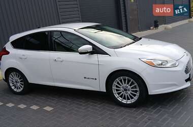 Хэтчбек Ford Focus 2013 в 