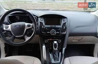 Хэтчбек Ford Focus 2013 в 
