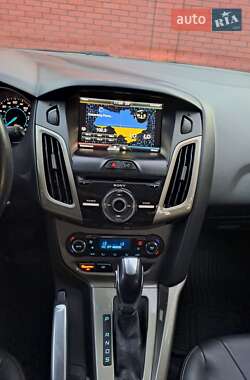 Хетчбек Ford Focus 2011 в 