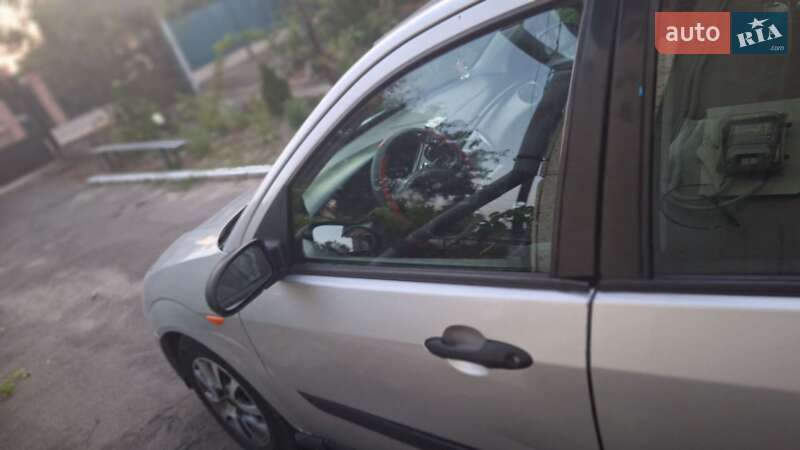 Хэтчбек Ford Focus 2000 в Виннице