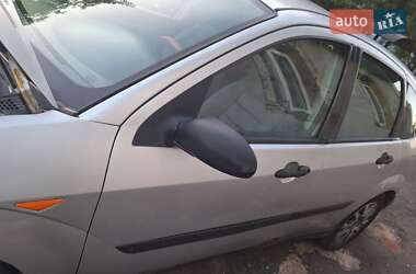 Хэтчбек Ford Focus 2000 в 
