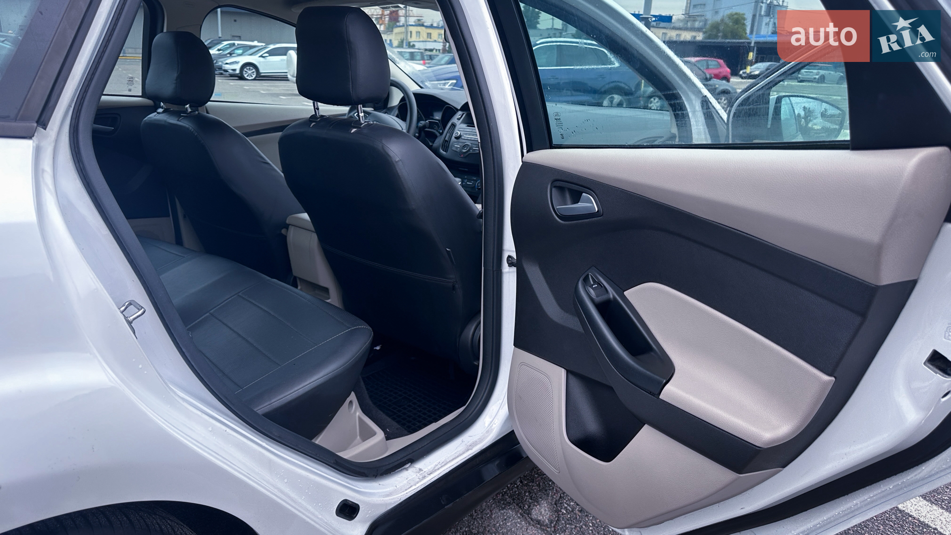 2016 Ford Focus - мініатюра 10