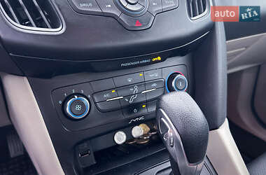 Седан Ford Focus 2016 в Киеве