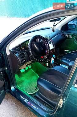 Седан Ford Focus 2004 в 
