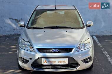 Хэтчбек Ford Focus 2010 в 