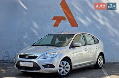 Хэтчбек Ford Focus 2010 в 
