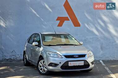 Хэтчбек Ford Focus 2010 в 