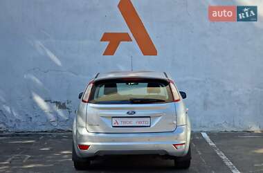 Хэтчбек Ford Focus 2010 в 