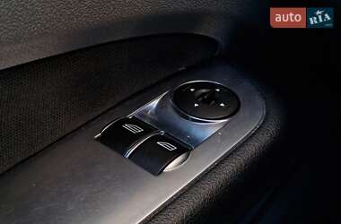 Хэтчбек Ford Focus 2010 в 