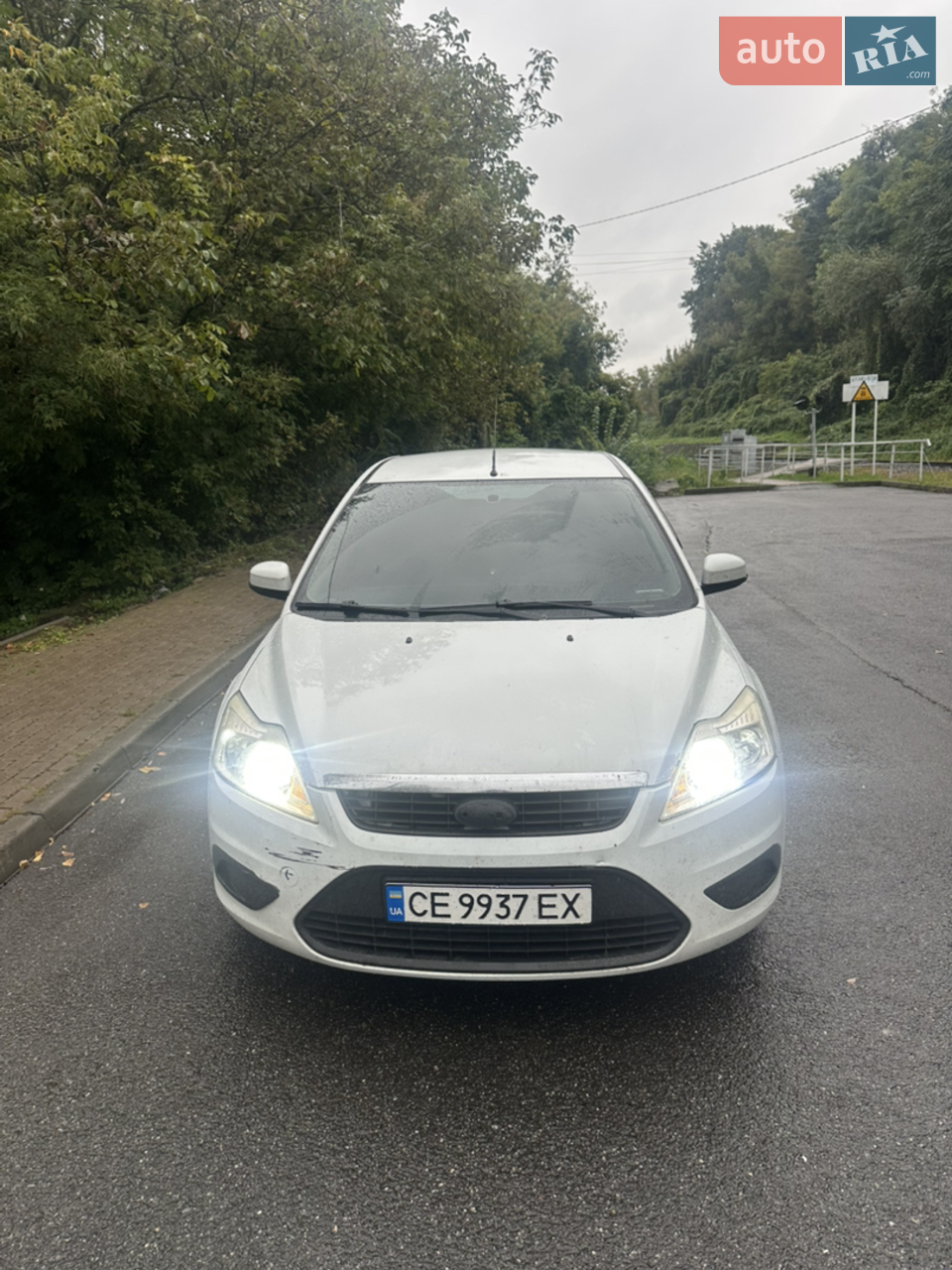 2010 Ford Focus - мініатюра 25