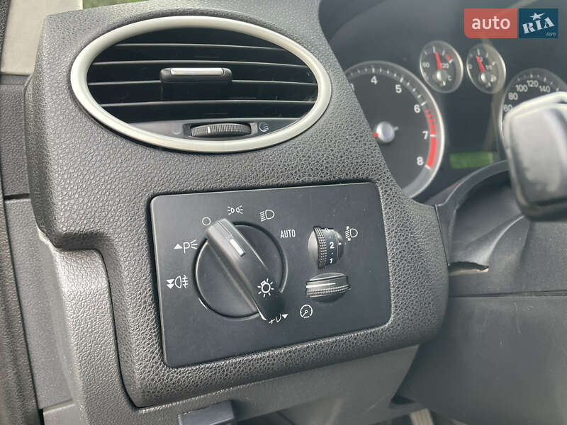 Седан Ford Focus 2006 в Сумах