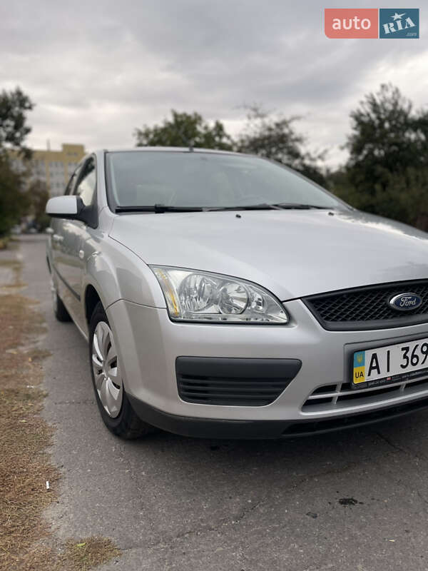 Хетчбек Ford Focus 2006 в Лубнах