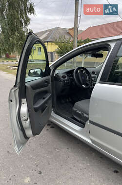 Хэтчбек Ford Focus 2006 в 