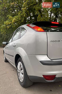Хэтчбек Ford Focus 2006 в 