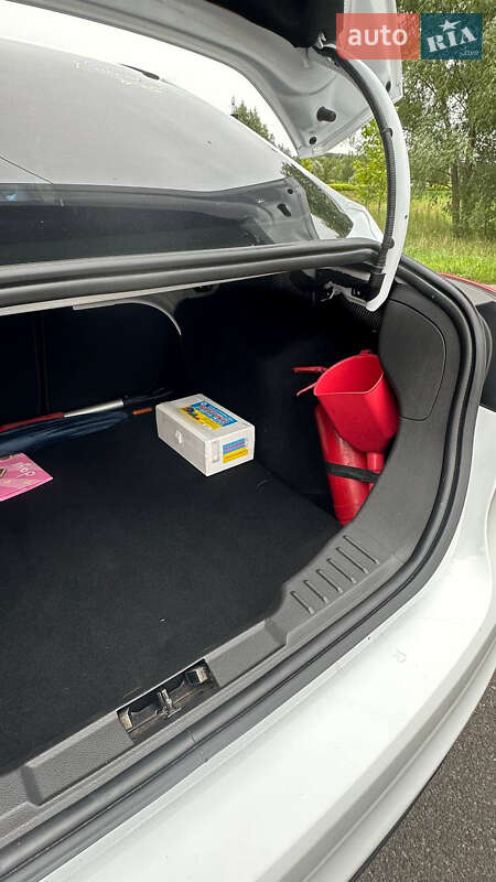 Седан Ford Focus 2017 в Киеве фото 15 Седан Ford Focus 2017 в Киеве