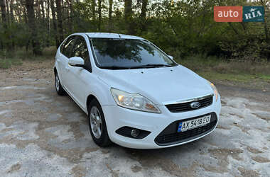 Хэтчбек Ford Focus 2011 в 