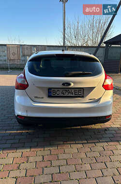 Хэтчбек Ford Focus 2013 в 