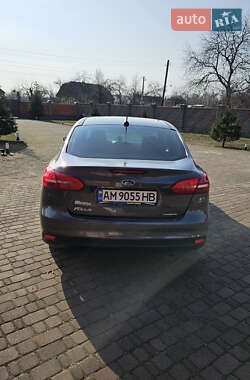Седан Ford Focus 2015 в 