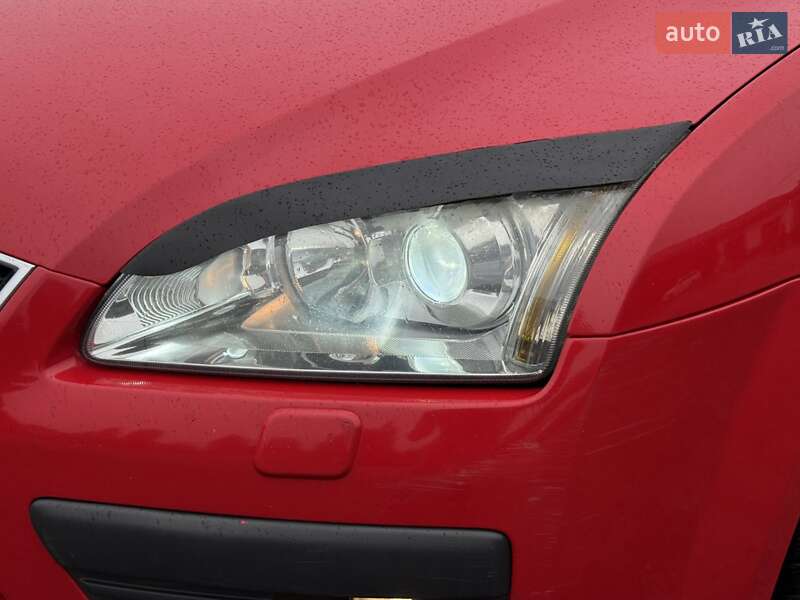 Хетчбек Ford Focus 2005 в Кореці фото 2 Хетчбек Ford Focus 2005 в Кореці