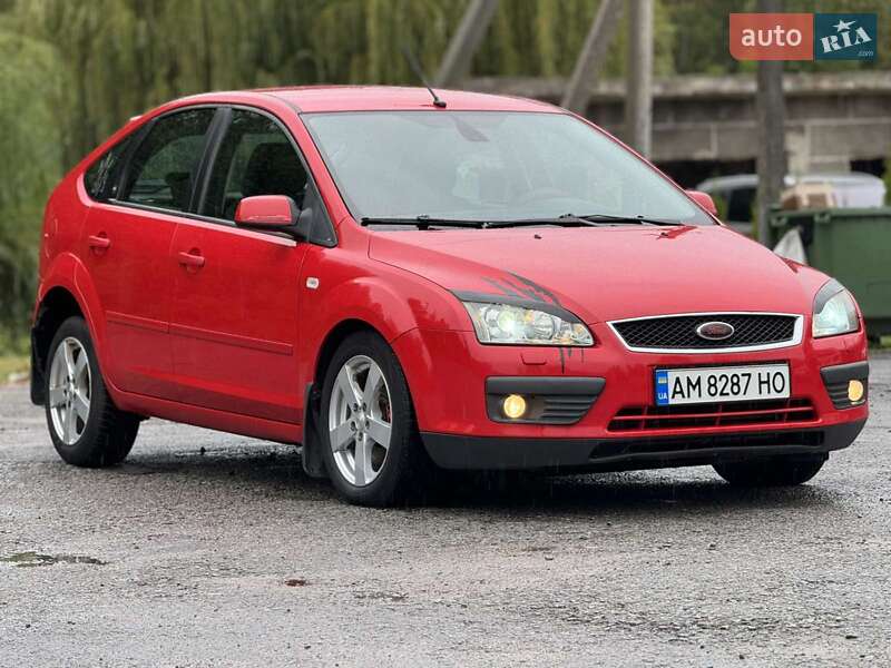 Хетчбек Ford Focus 2005 в Кореці фото 3 Хетчбек Ford Focus 2005 в Кореці