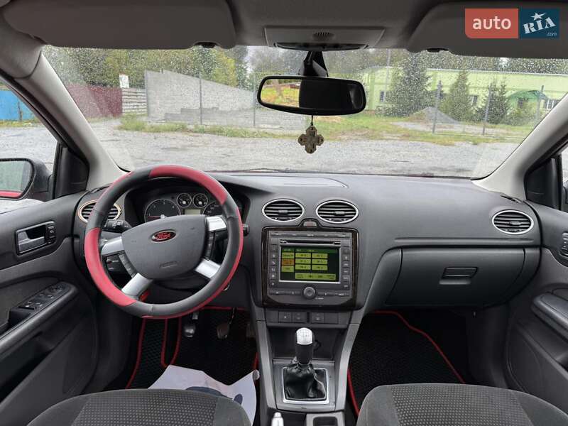 Хетчбек Ford Focus 2005 в Кореці фото 8 Хетчбек Ford Focus 2005 в Кореці