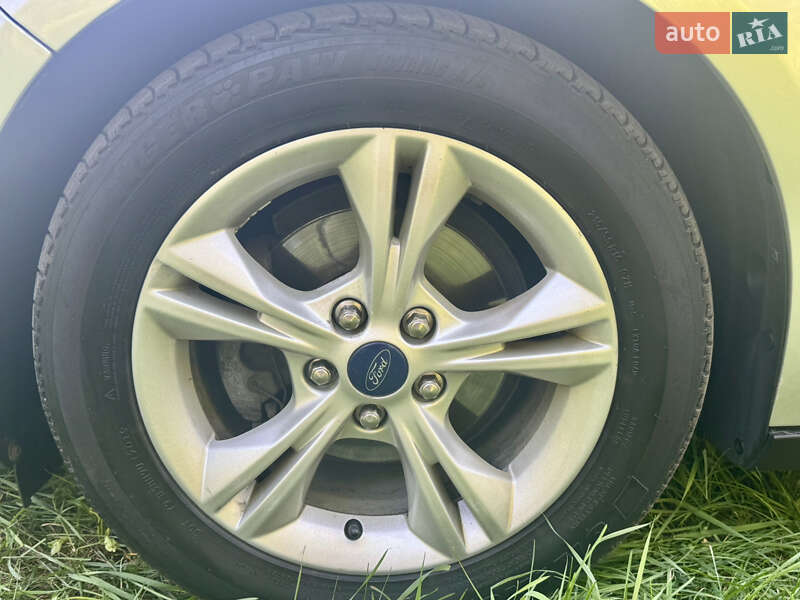 Седан Ford Focus 2014 в Києві