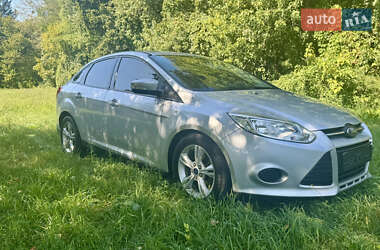 Седан Ford Focus 2014 в  фото 6 Седан Ford Focus 2014 в