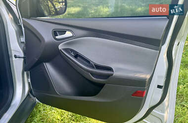 Седан Ford Focus 2014 в  фото 11 Седан Ford Focus 2014 в
