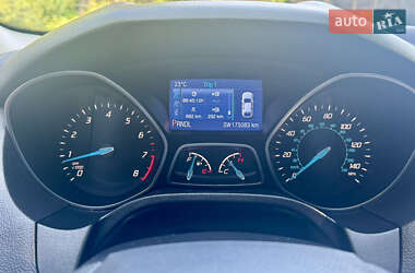 Седан Ford Focus 2014 в  фото 15 Седан Ford Focus 2014 в