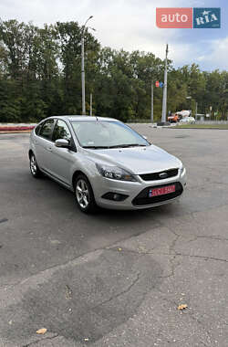 Хэтчбек Ford Focus 2010 в 