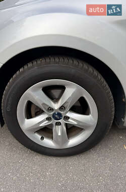 Хэтчбек Ford Focus 2010 в 