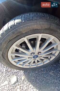 Хэтчбек Ford Focus 2012 в 