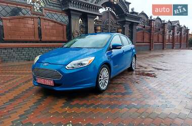 Хетчбек Ford Focus 2012 в 