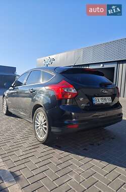 Хетчбек Ford Focus 2013 в 