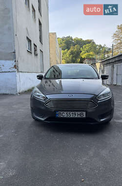 Хэтчбек Ford Focus 2015 в 