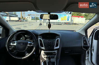Хэтчбек Ford Focus 2013 в 