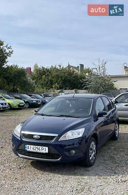 Хэтчбек Ford Focus 2011 в 
