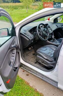 Седан Ford Focus 2015 в 