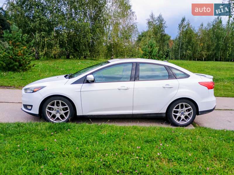 Седан Ford Focus 2015 в Львові