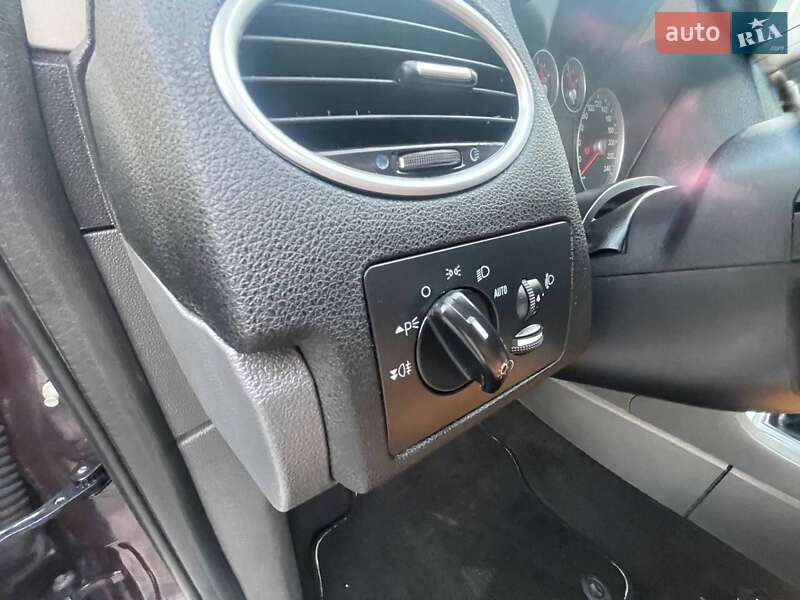 Кабриолет Ford Focus 2008 в Ровно