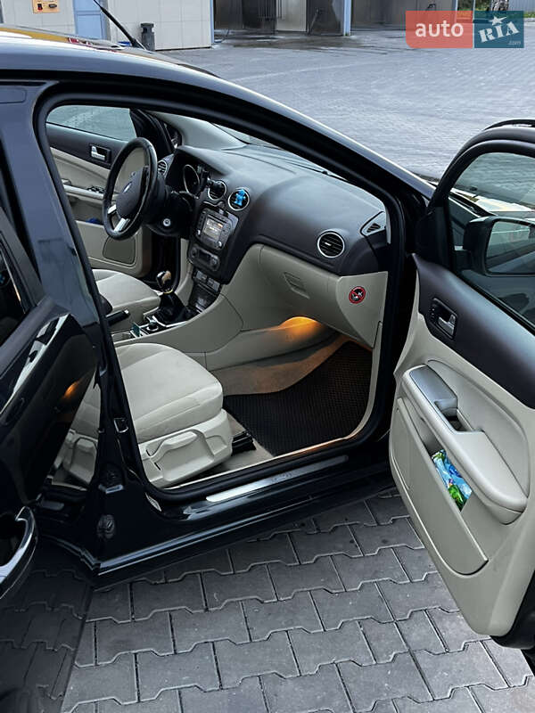 Универсал Ford Focus 2010 в Луцке фото 12 Универсал Ford Focus 2010 в Луцке