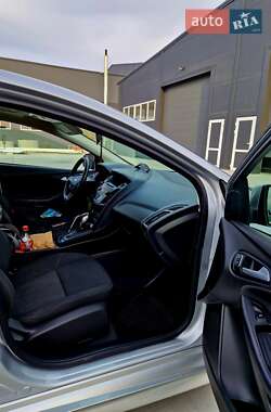 Седан Ford Focus 2015 в 