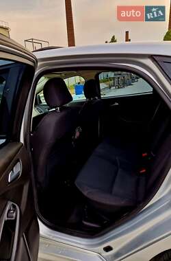 Седан Ford Focus 2015 в 