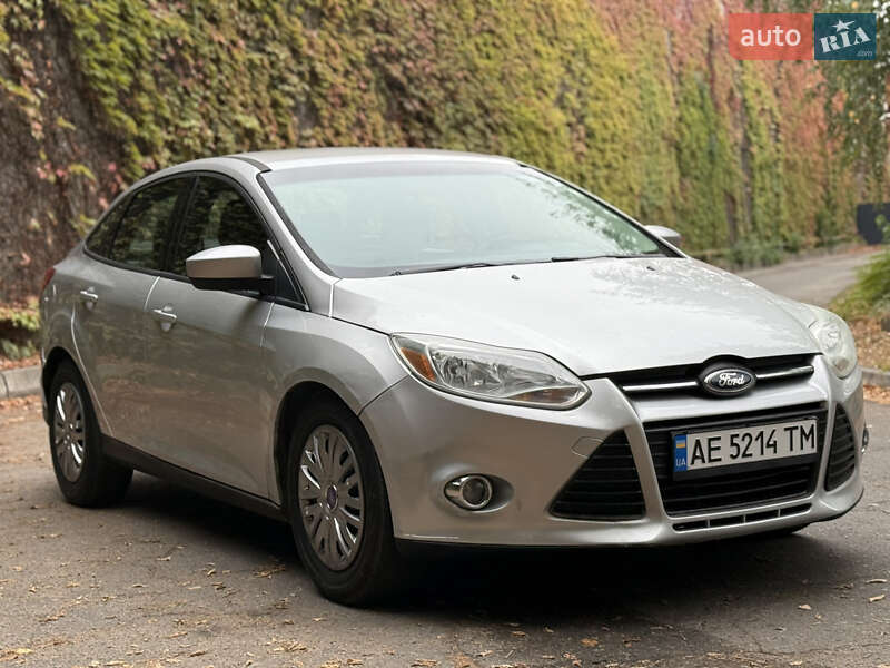 Седан Ford Focus 2011 в 