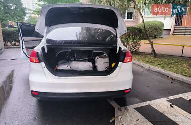 Седан Ford Focus 2016 в 