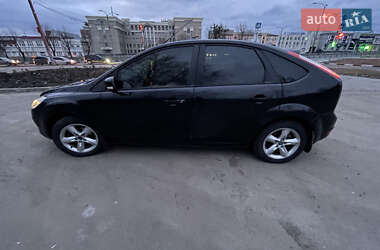 Хэтчбек Ford Focus 2011 в 