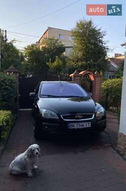 Хэтчбек Ford Focus 2005 в 