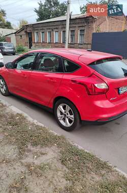 Хэтчбек Ford Focus 2014 в 